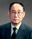 初代教授 鮫島 夏樹の写真