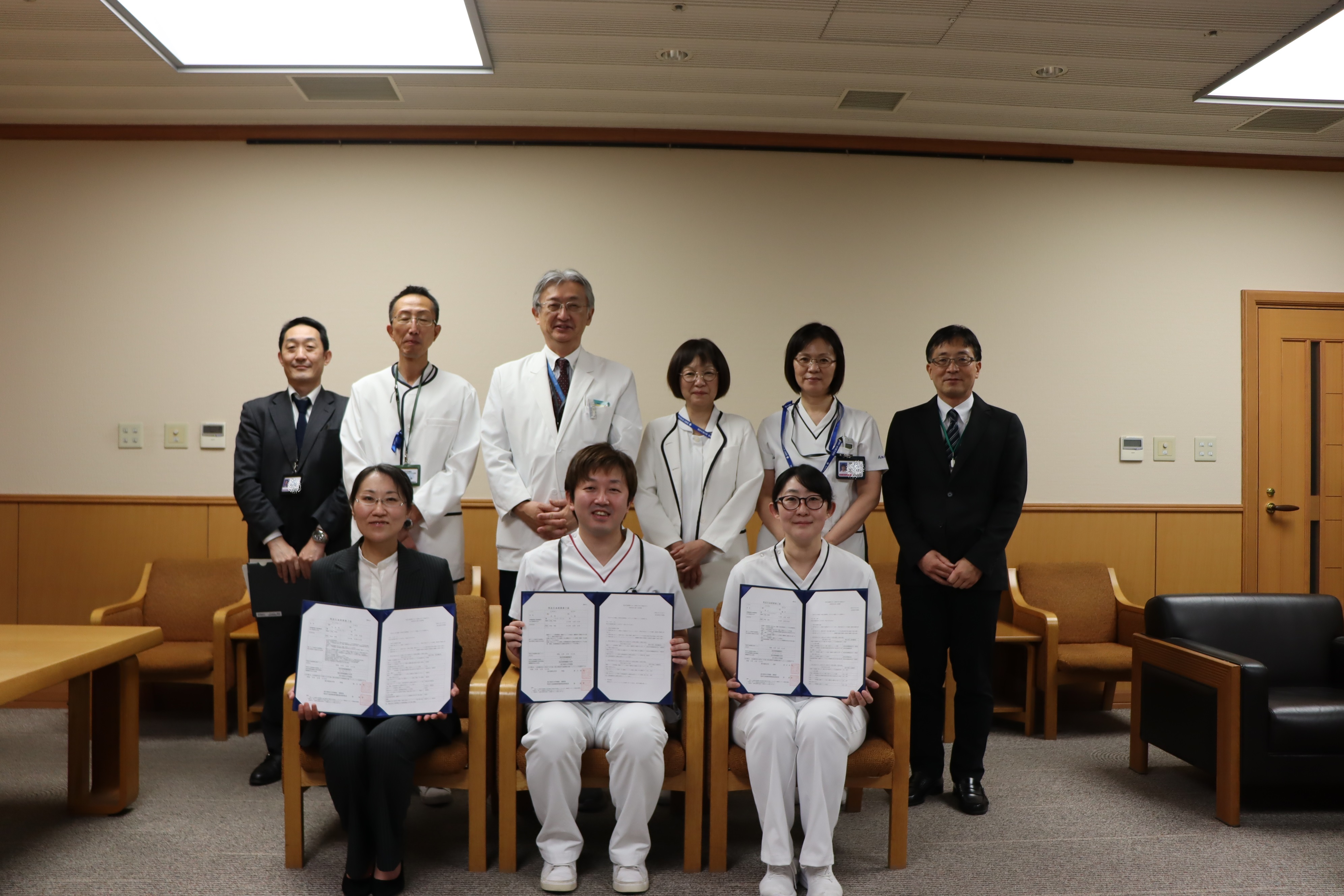 看護師特定行為研修修了式を開催しました | 旭川医科大学病院
